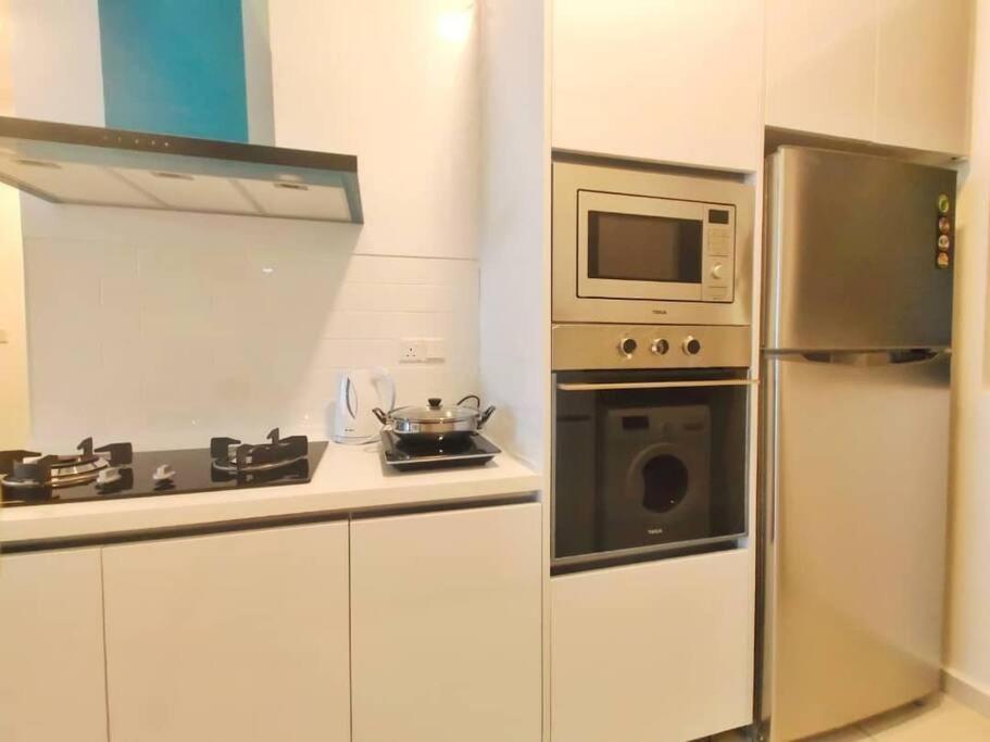 New Georgetown Stylist 2Br Homestay For 10Pax 无敌美景两房民宿 Beacon Executive Suite Luaran gambar