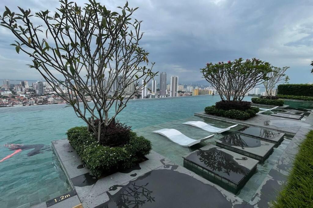 New Georgetown Stylist 2Br Homestay For 10Pax 无敌美景两房民宿 Beacon Executive Suite Luaran gambar